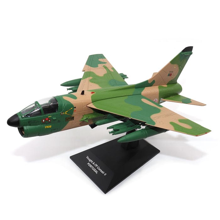 Avião Caça Vought A-7P Corsair II