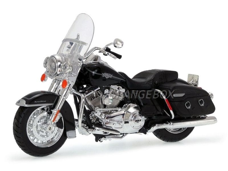 Harley Davidson FLHRC Road King Classic 2013 Maisto