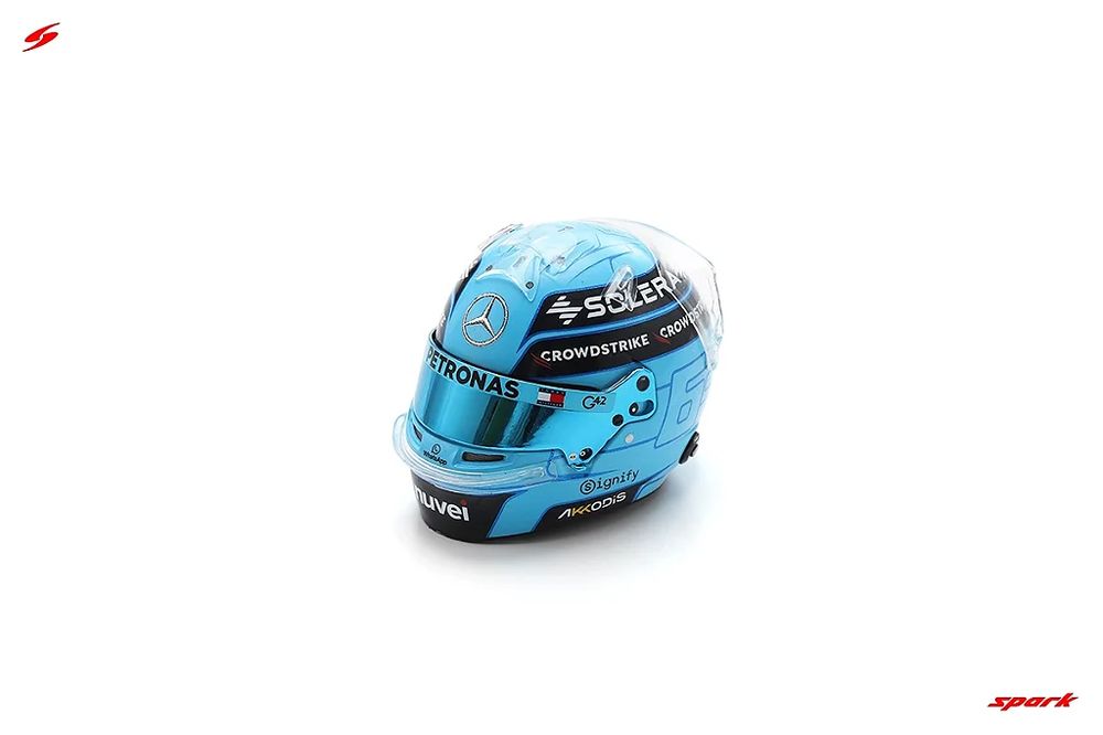 Capacete George Russell Mercedes AMG Petronas F1 Team W15 2024
