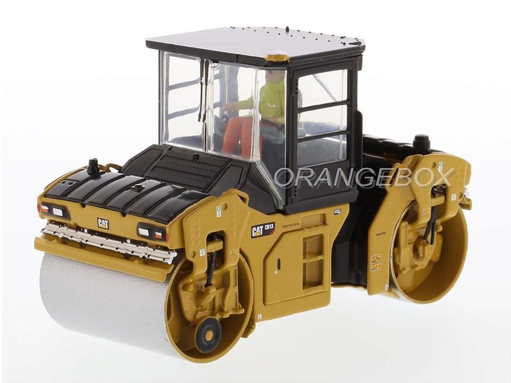 Compactador Vibratório Tandem Caterpillar CB13 Cabinado