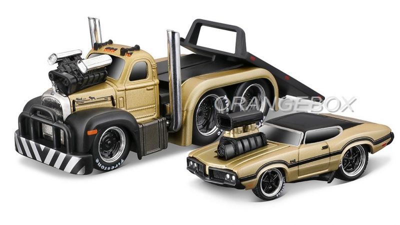 Mack B-61 Flatbed 1953 + Oldsmobile 442 1970