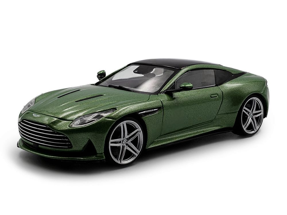 Aston Martin DB12 2023