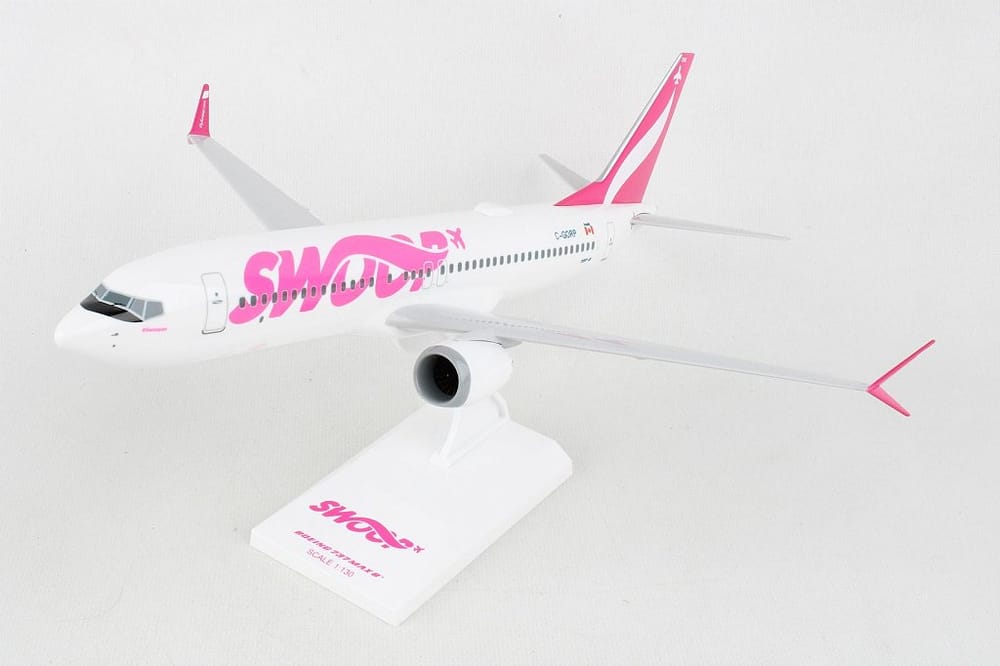 Avião Swoop 737max8
